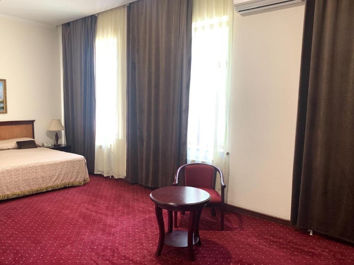 Reikartz Majestic Samarkand Hotell Exteriör bild